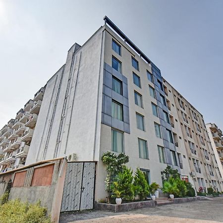 Townhouse Classio Suites Ширді Екстер'єр фото