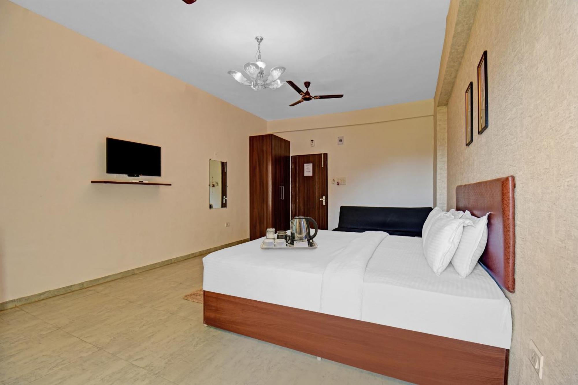 Townhouse Classio Suites Ширді Екстер'єр фото